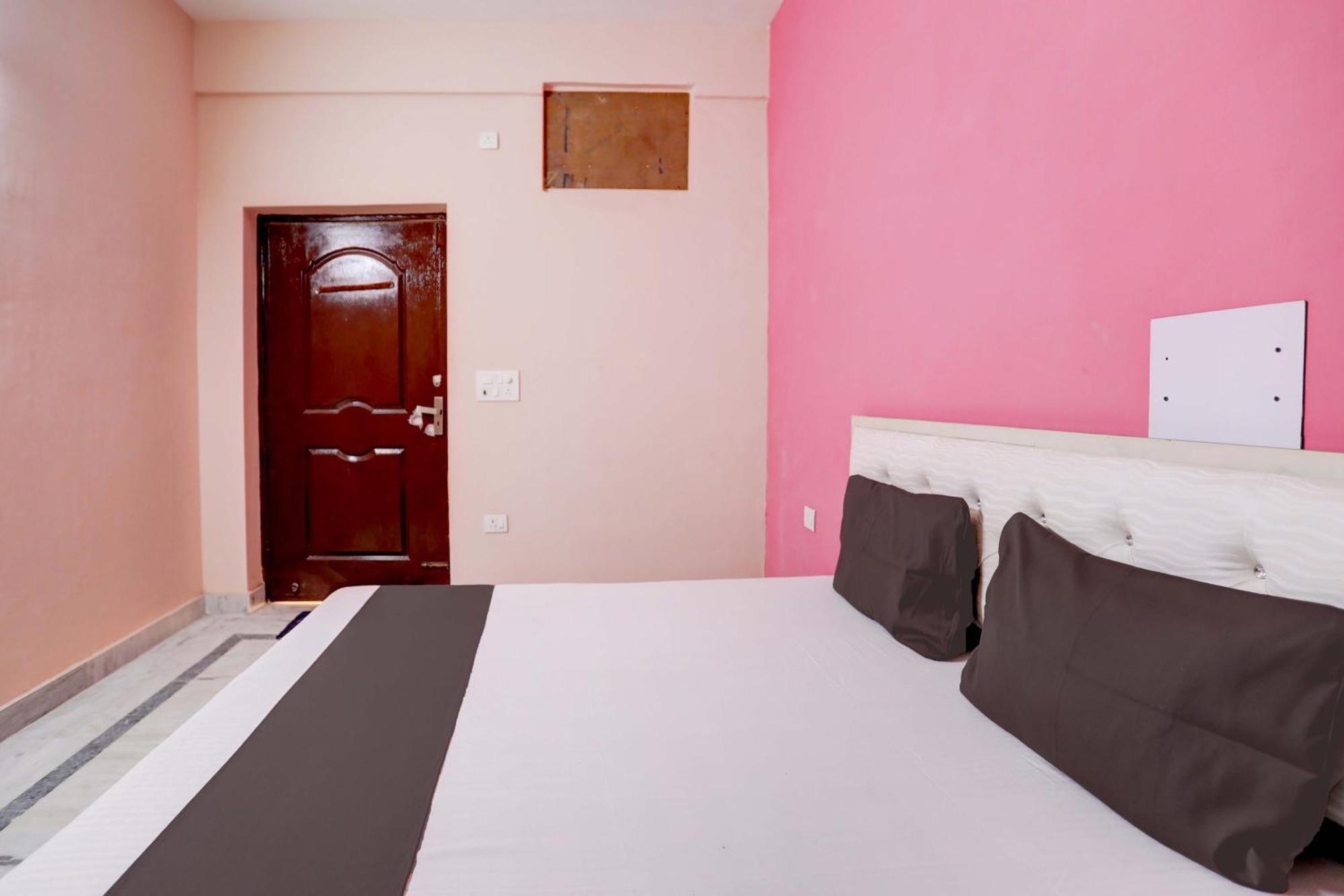 Hotel O Tilak Hotel 24 Sector 27 Near By Vinayak Hospital Gali No-6 Noida Kültér fotó