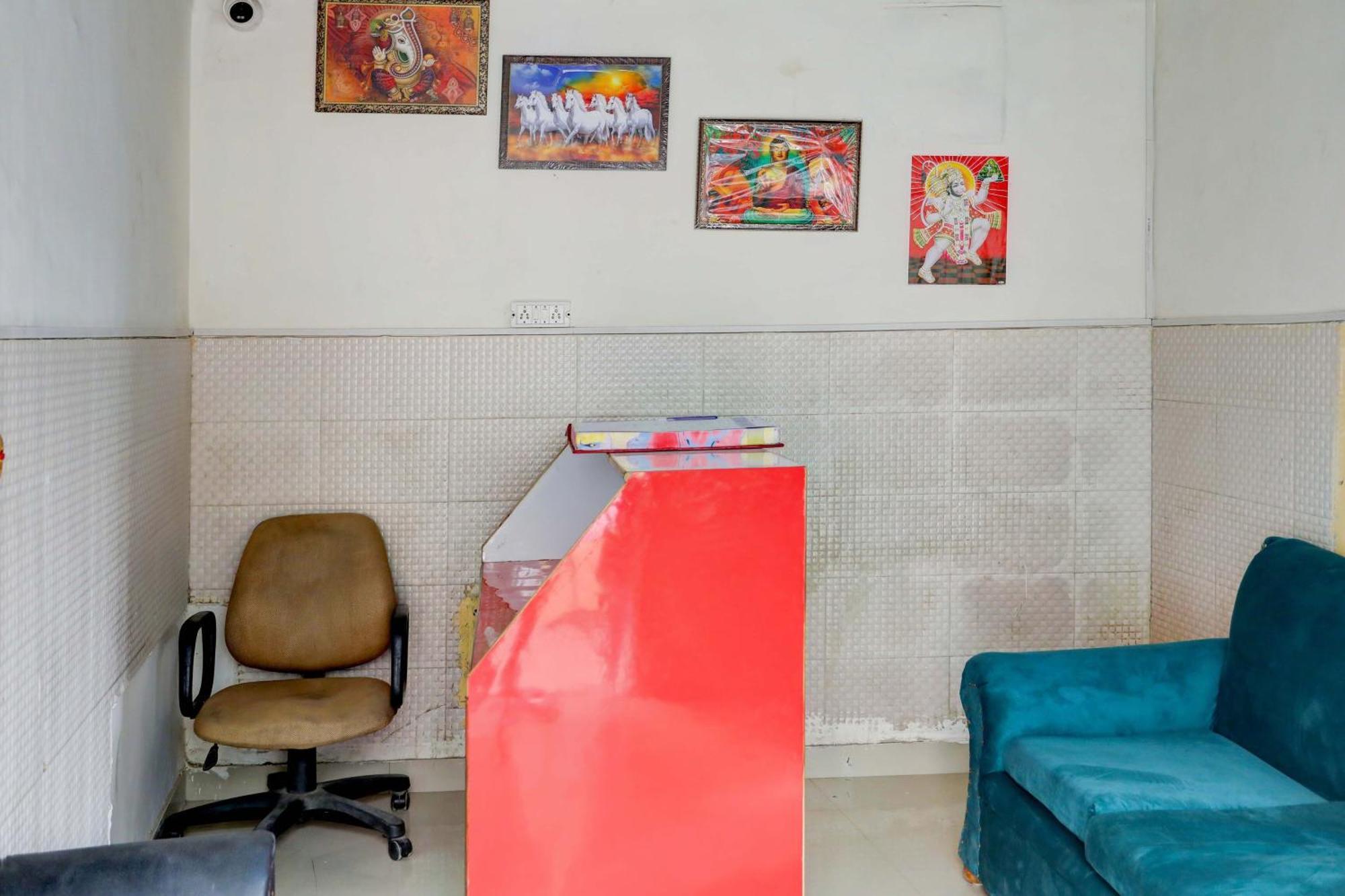 Hotel O Tilak Hotel 24 Sector 27 Near By Vinayak Hospital Gali No-6 Noida Kültér fotó