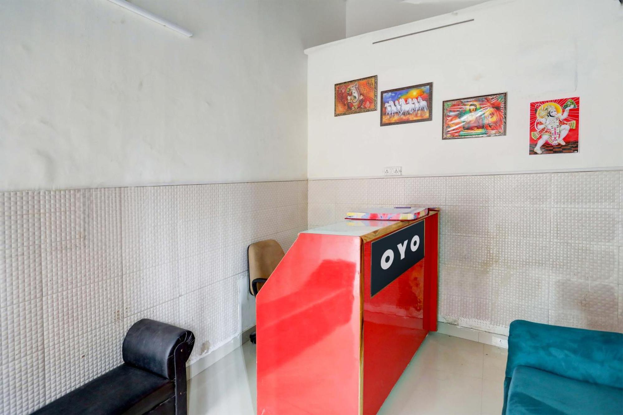 Hotel O Tilak Hotel 24 Sector 27 Near By Vinayak Hospital Gali No-6 Noida Kültér fotó