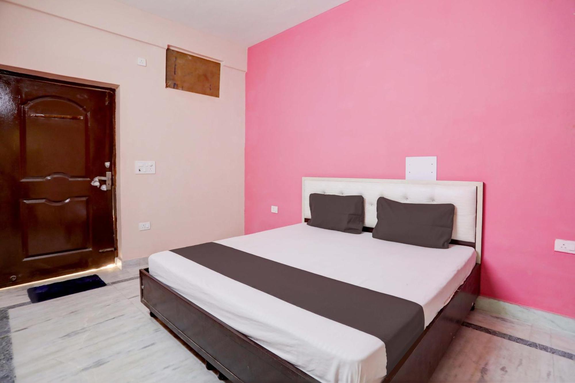 Hotel O Tilak Hotel 24 Sector 27 Near By Vinayak Hospital Gali No-6 Noida Kültér fotó