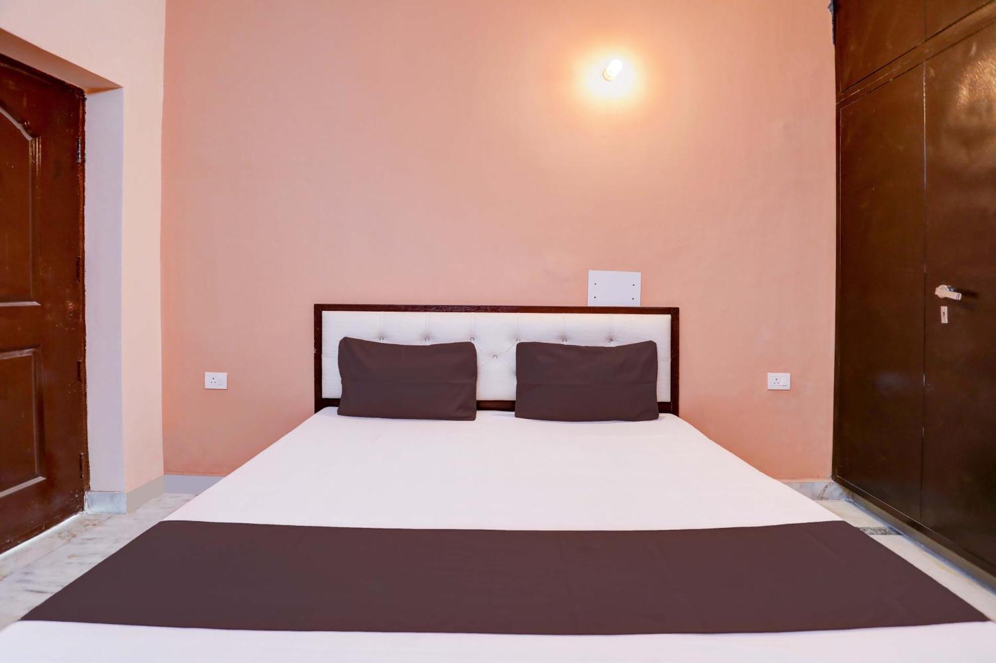 Hotel O Tilak Hotel 24 Sector 27 Near By Vinayak Hospital Gali No-6 Noida Kültér fotó