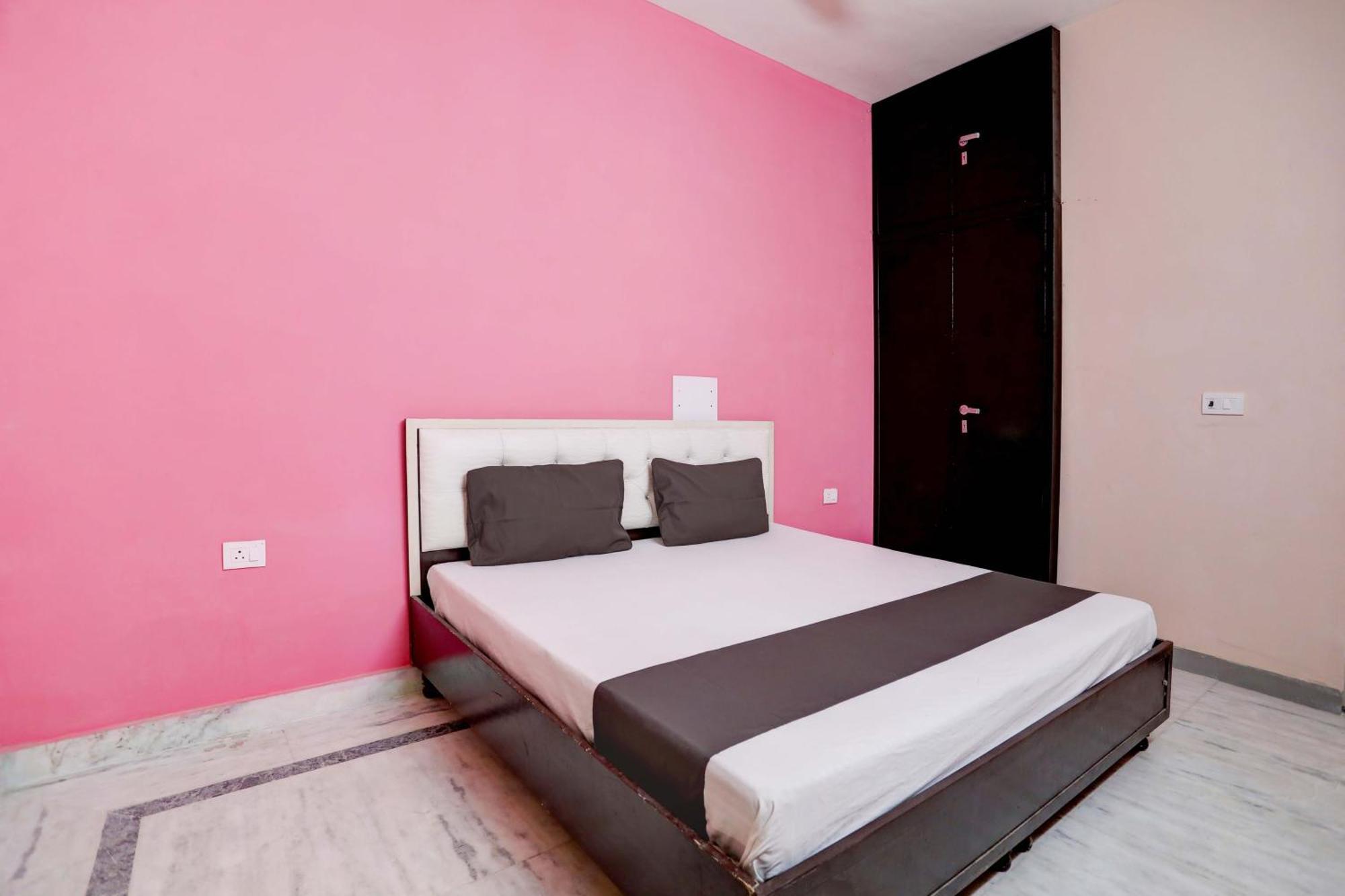 Hotel O Tilak Hotel 24 Sector 27 Near By Vinayak Hospital Gali No-6 Noida Kültér fotó