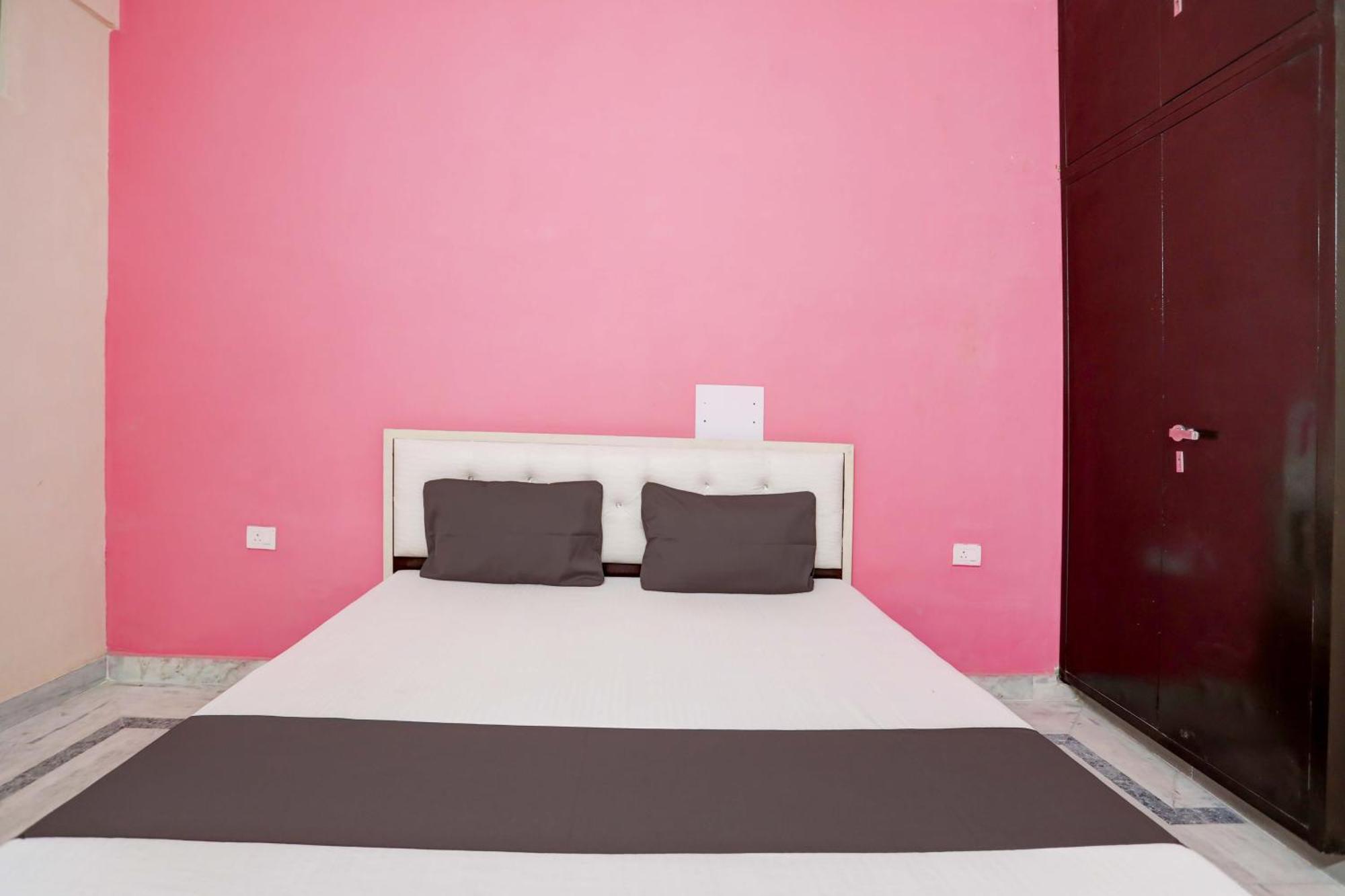 Hotel O Tilak Hotel 24 Sector 27 Near By Vinayak Hospital Gali No-6 Noida Kültér fotó